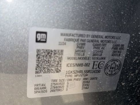Used 2025 GMC Yukon XL AT4 w/ AT4 Premium Package AWD/4WD image 3