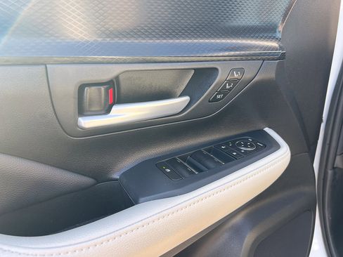 Used 2024 Toyota Grand Highlander AWD Hybrid image 18