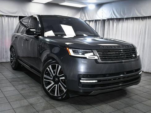 Used 2023 Land Rover Range Rover SE AWD/4WD image 3