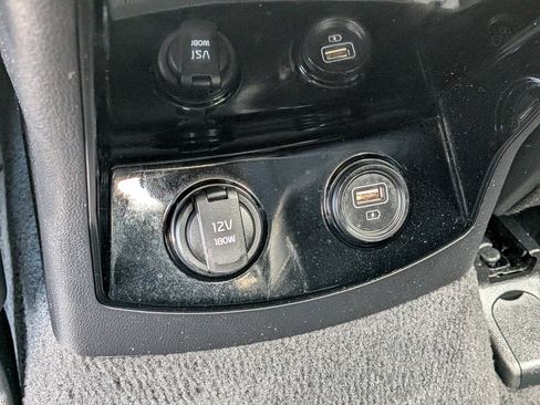 Used 2023 Kia Sorento SX image 19