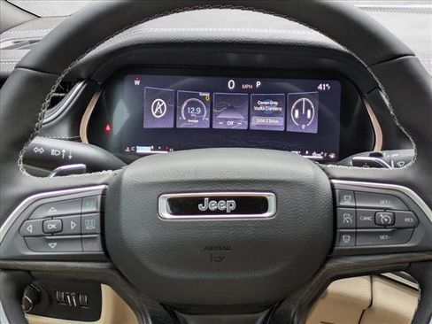 New 2025 Jeep Grand Cherokee Limited w/ Trailer Tow Package image 11