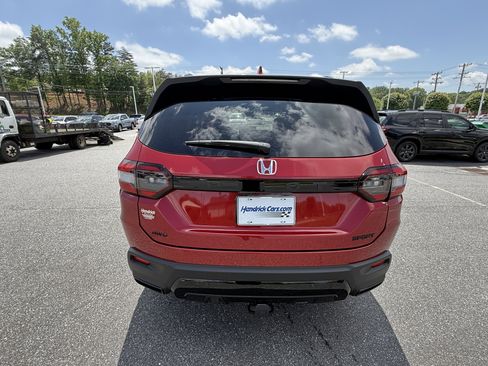 New 2026 Honda Pilot Sport image 9