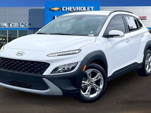 Used 2022 Hyundai Kona SEL FWD image 3