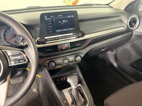 Used 2021 Kia Forte LXS FWD image 2