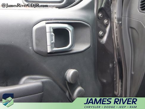 Used 2018 Jeep Wrangler Unlimited Sport AWD/4WD image 21