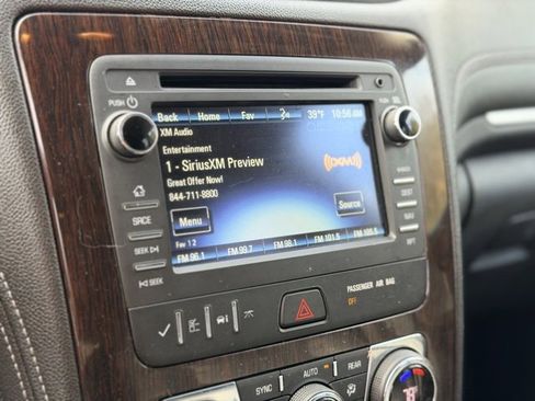 Used 2017 Chevrolet Traverse LT image 11