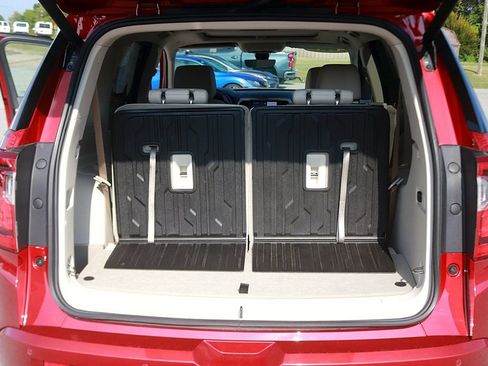 Used 2023 GMC Acadia Denali w/ Denali Ultimate Package FWD image 16