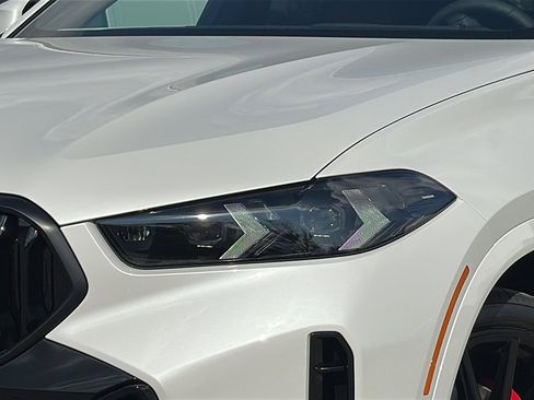 New 2026 BMW X6 xDrive40i w/ Climate Comfort Package image 4