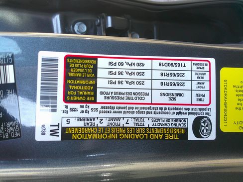 Used 2023 Toyota Highlander XLE image 37