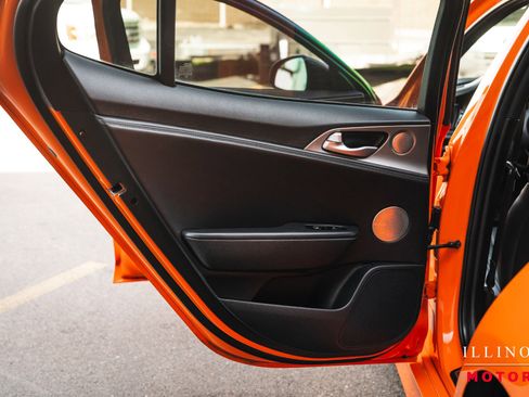 Used 2020 Kia Stinger GT2 image 30