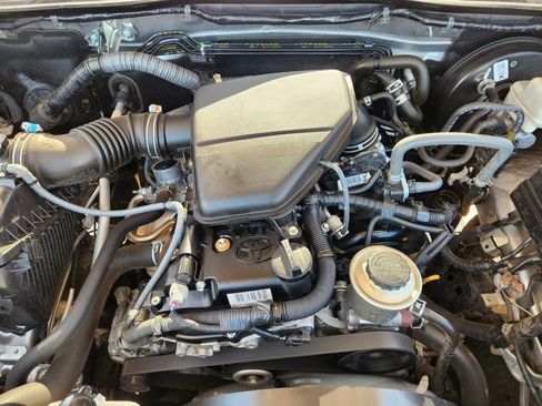 Used 2018 Toyota Tacoma SR w/ SR Convenience Package RWD image 21