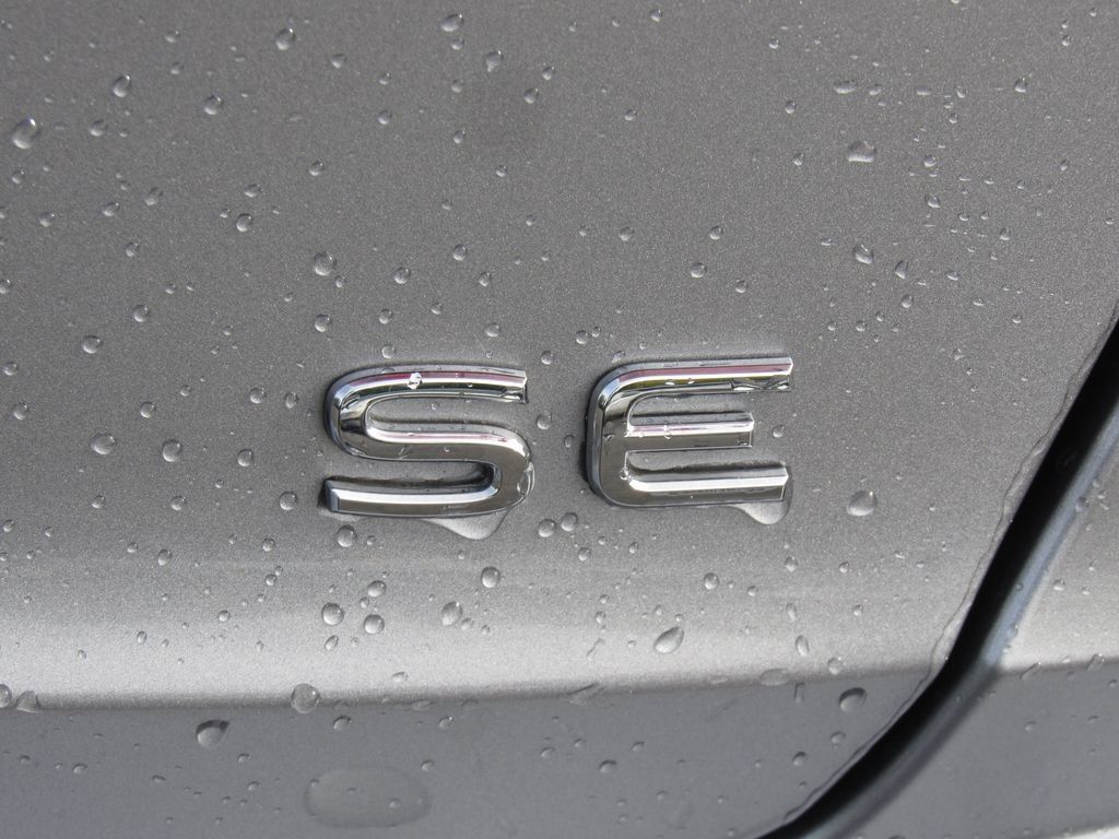 Used 2025 Volkswagen Jetta SE FWD image 8
