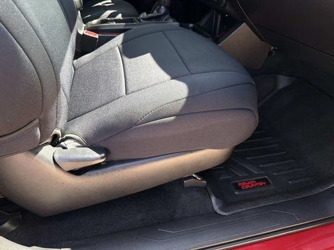 Used 2019 Toyota Tacoma SR w/ SR Convenience Package RWD image 14