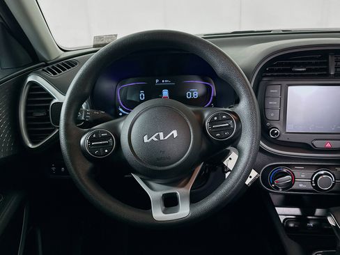 Used 2025 Kia Soul LX w/ LX Technology Package image 17