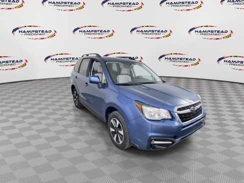 Used 2017 Subaru Forester 2.5i Premium w/ Popular Package #2A AWD/4WD image 2