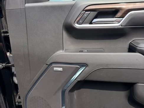 Used 2024 Chevrolet Silverado 1500 LT Trail Boss w/ Convenience Package II AWD/4WD image 25