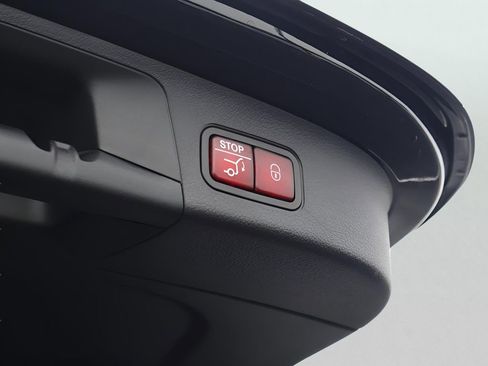 Used 2025 Mercedes-Benz GLA 250 4MATIC image 36