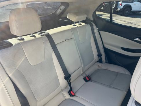 Used 2022 Buick Encore GX Select image 18