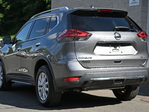 Used 2018 Nissan Rogue SV w/ Premium Package AWD/4WD image 4
