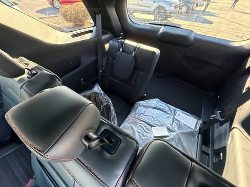 New 2026 Ford Explorer ST-Line w/ ST-Line Street Pack AWD/4WD image 15