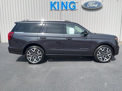 Certified 2025 Ford Expedition Platinum w/ Platinum Ultimate Package AWD/4WD image 5