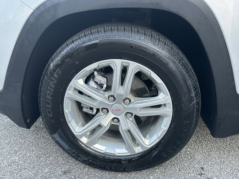 Used 2022 GMC Terrain SLE image 13