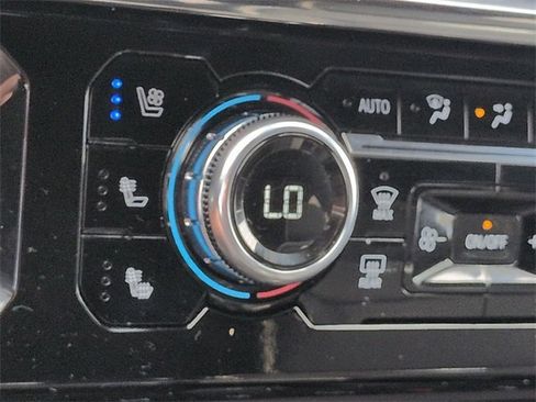 Used 2022 GMC Sierra 1500 AT4X image 22