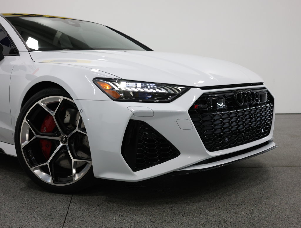 Used 2025 Audi RS 7 Performance w/ Black Optic Package AWD/4WD image 3