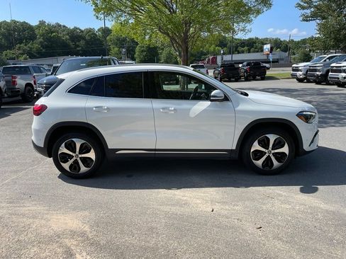 Used 2025 Mercedes-Benz GLA 250 image 9