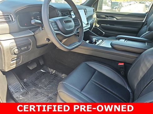 Used 2023 Jeep Wagoneer Series III w/ Preferred Equipment Group image 18