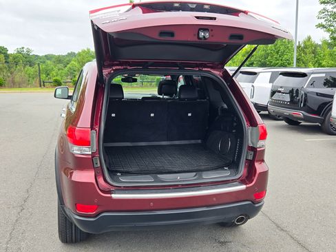 Used 2019 Jeep Grand Cherokee Limited w/ Luxury Group II AWD/4WD image 18