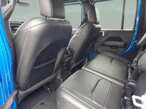 Used 2021 Jeep Wrangler Unlimited Sahara image 5