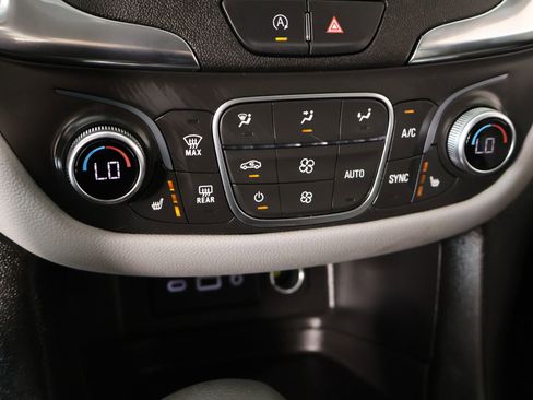 Used 2024 Chevrolet Equinox LT w/ Driver Convenience Package FWD image 7