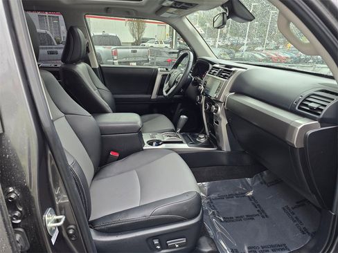 Used 2020 Toyota 4Runner SR5 Premium w/ Moonroof Package image 11