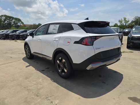 New 2026 Kia Sportage LX FWD image 6