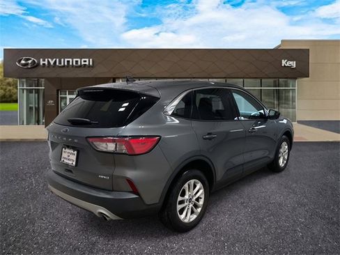 Used 2022 Ford Escape SE image 23