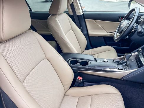 Used 2018 Lexus IS 300 image 16