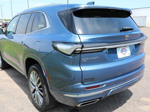 Used 2025 Buick Enclave Avenir w/ Super Cruise Package AWD/4WD image 23