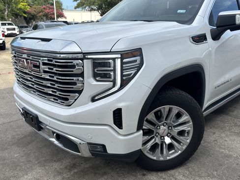 Used 2025 GMC Sierra 1500 Denali w/ Technology Package AWD/4WD image 2