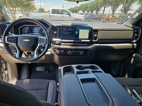 Used 2024 Chevrolet Silverado 2500 LT AWD/4WD image 19