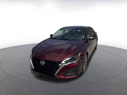 Used 2025 Nissan Altima 2.5 SV image 4