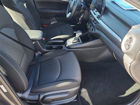Used 2023 Kia Forte LXS image 13