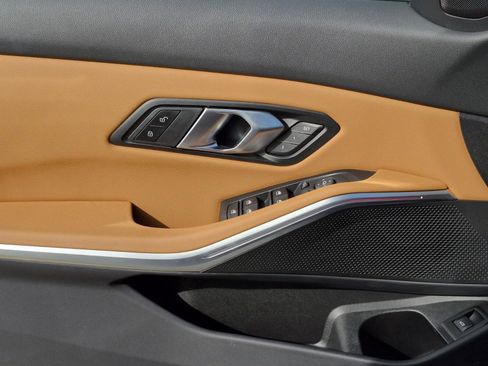 Certified 2025 BMW 330i Sedan w/ Premium Package image 24