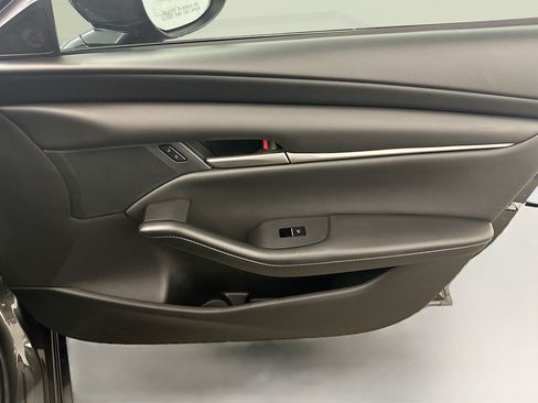 Used 2023 MAZDA MAZDA3 s FWD image 33