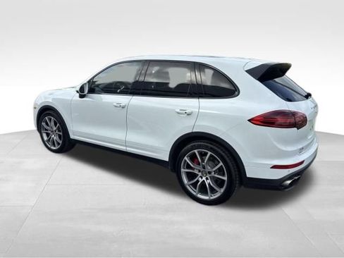 Used 2016 Porsche Cayenne Turbo AWD/4WD image 3