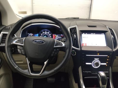Used 2017 Ford Edge Titanium w/ Technology Package FWD image 22