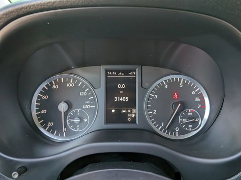 Used 2017 Mercedes-Benz Metris Passenger image 20