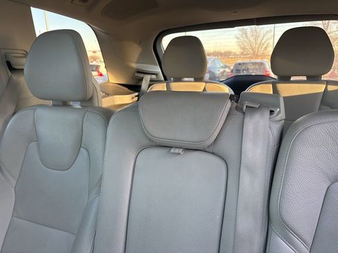 Used 2020 Volvo XC90 T5 Momentum image 6