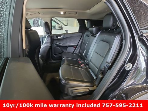Used 2020 Ford Escape Titanium image 9