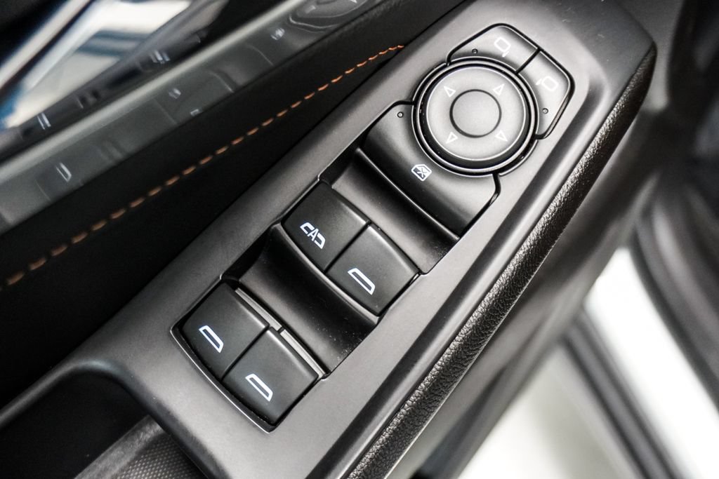 Used 2021 Chevrolet Traverse LT FWD image 21
